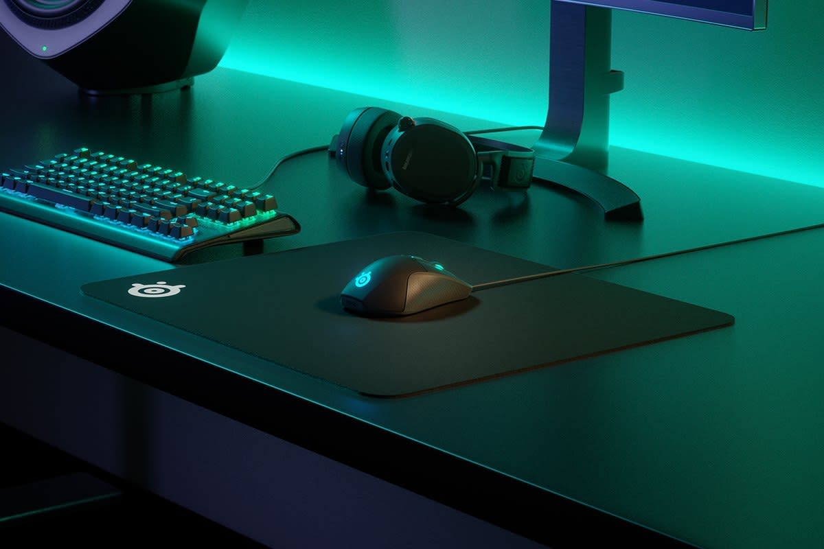 SteelSeries QcK Large Gaming Mouse Pad (450 x 400 mm, Black)